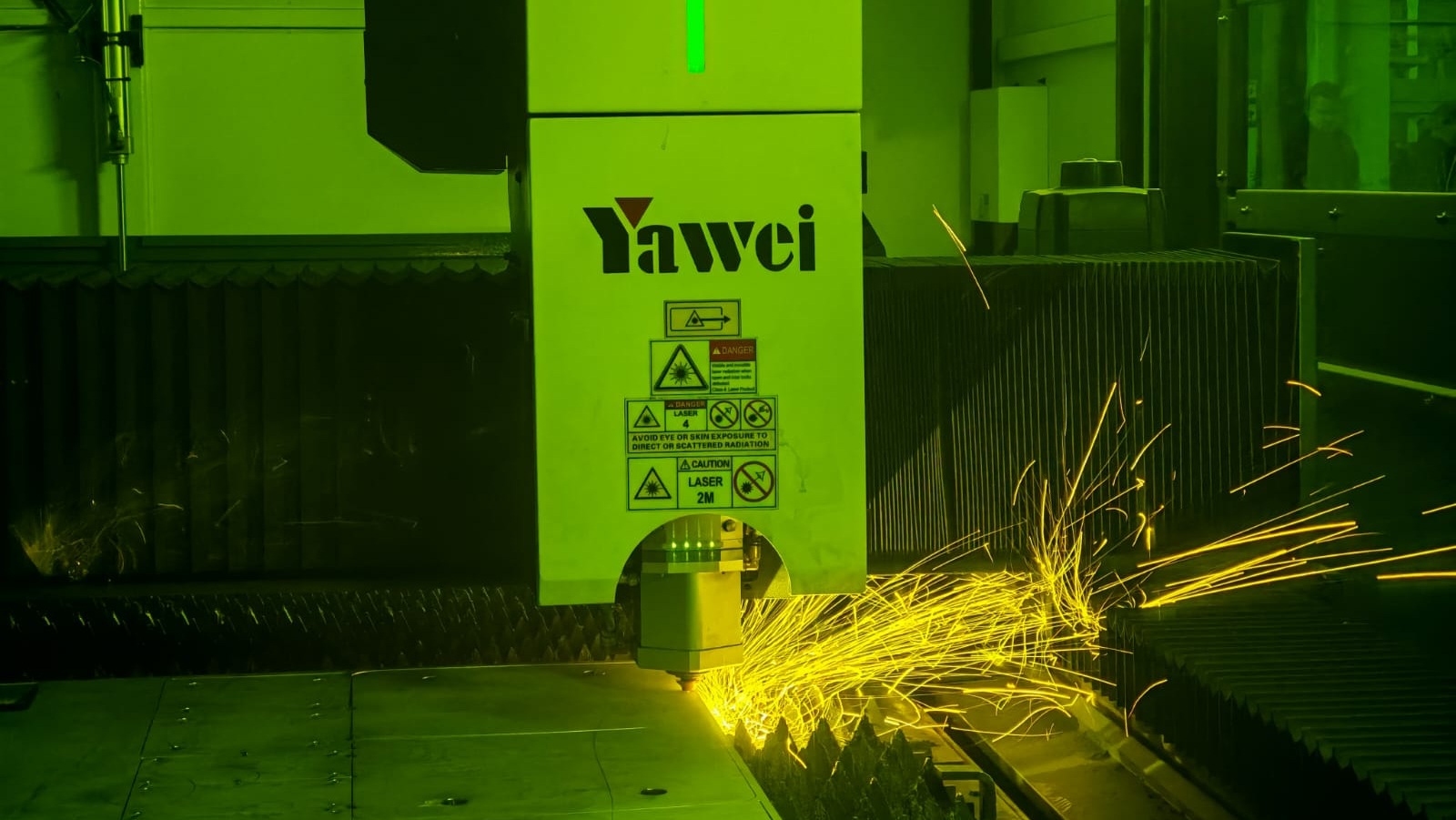 Fiber laser, kompresor, kutna preša, Vacuum lift